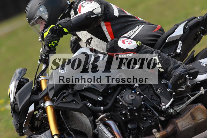 Archiv-2022/13 25.04.2022 Plüss Moto Sport ADR/Einsteiger/10